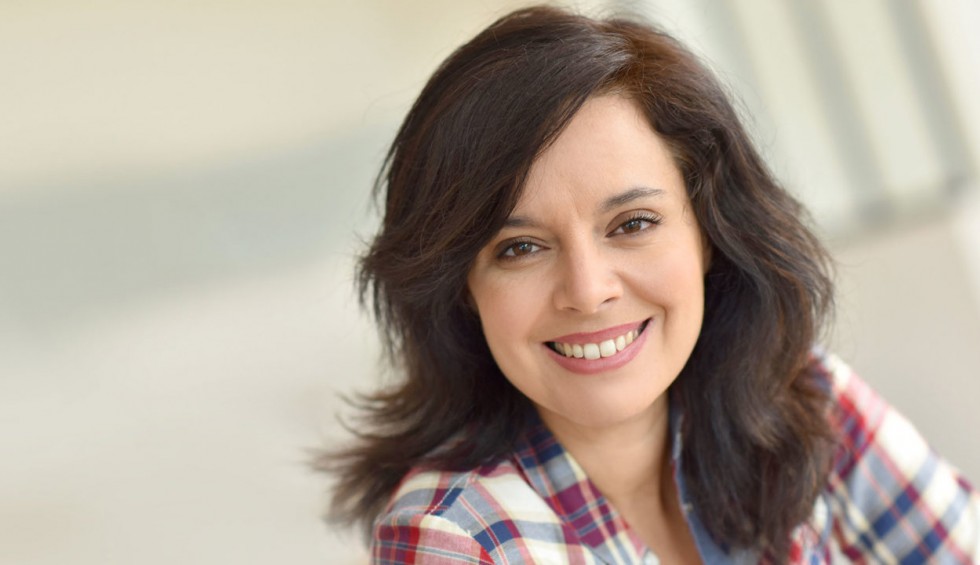 A generic square placeholder image with rounded corners in a figure.