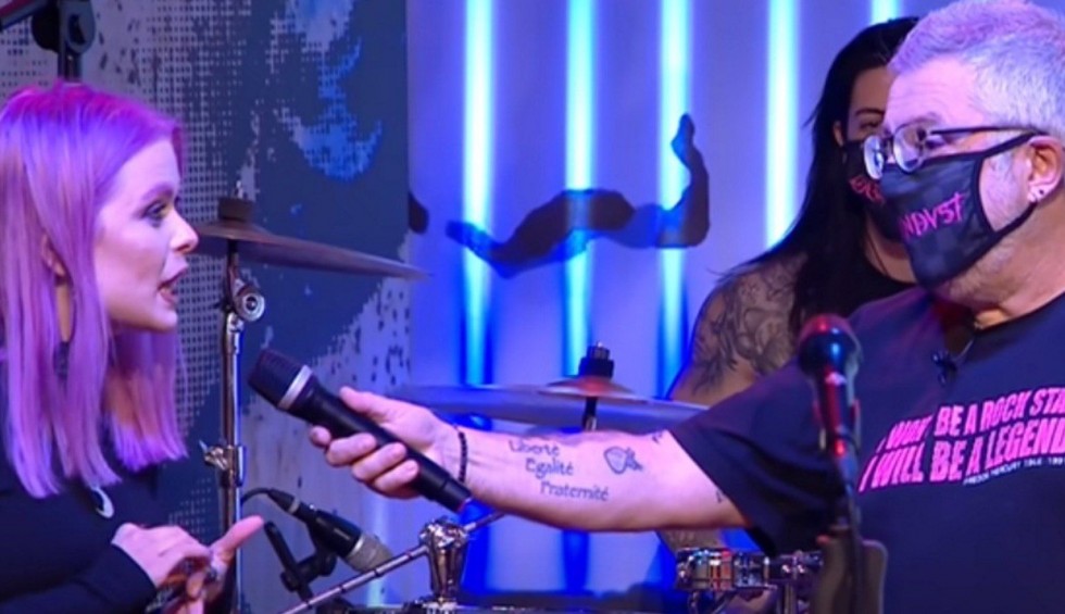 A generic square placeholder image with rounded corners in a figure.