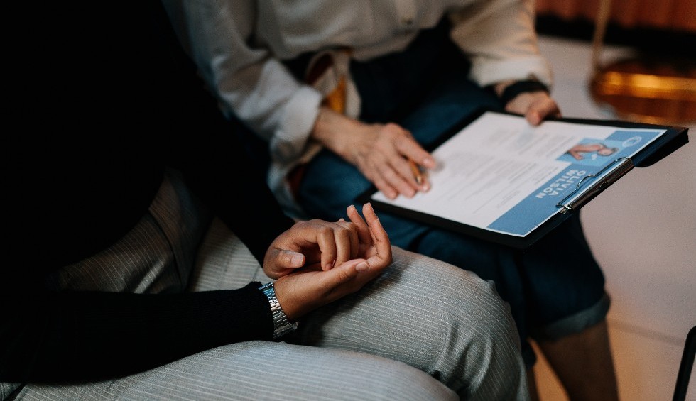 A generic square placeholder image with rounded corners in a figure.