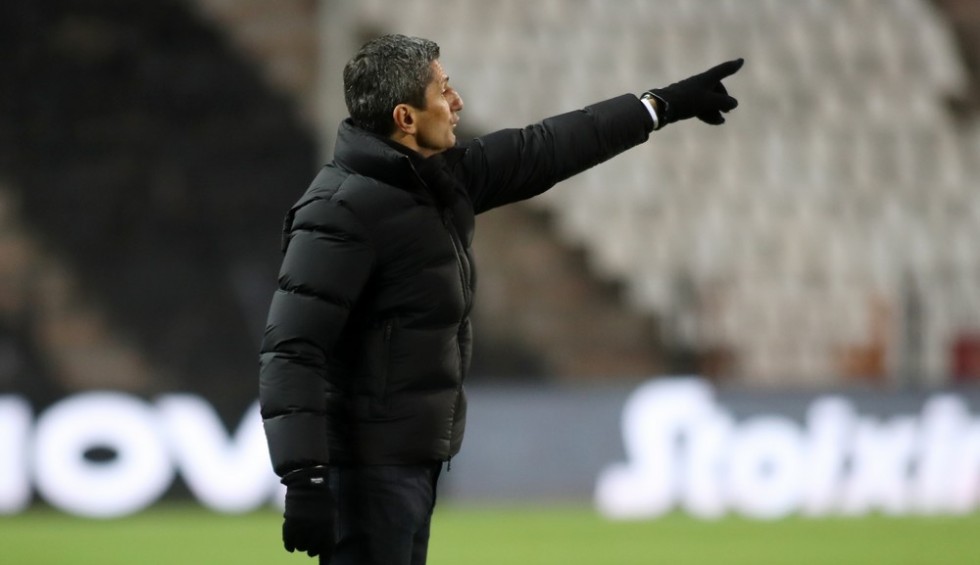 A generic square placeholder image with rounded corners in a figure.