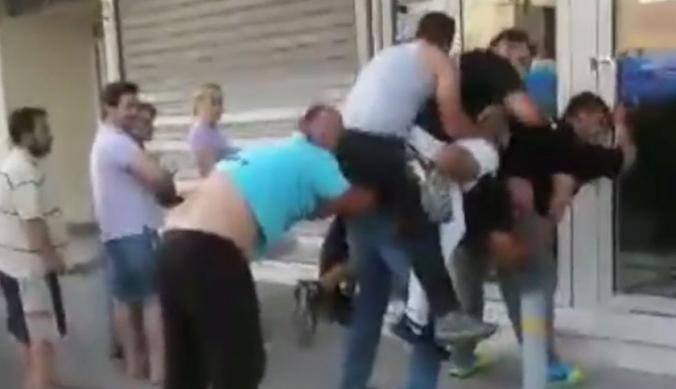 A generic square placeholder image with rounded corners in a figure.