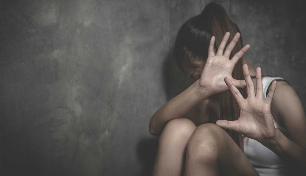 A generic square placeholder image with rounded corners in a figure.