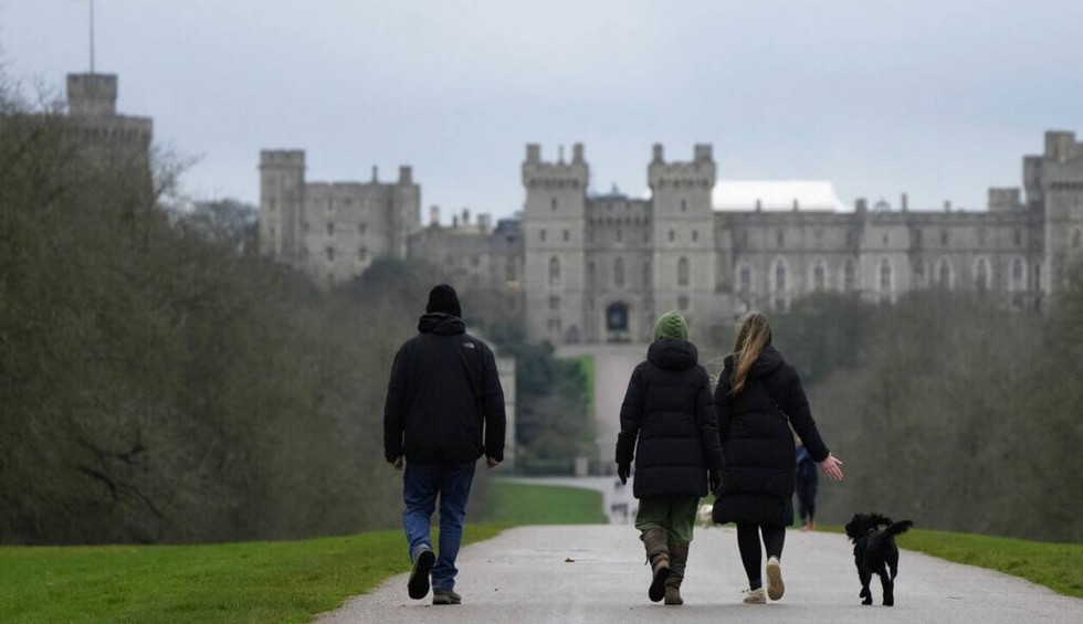 A generic square placeholder image with rounded corners in a figure.