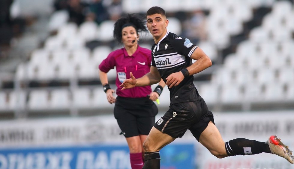 A generic square placeholder image with rounded corners in a figure.