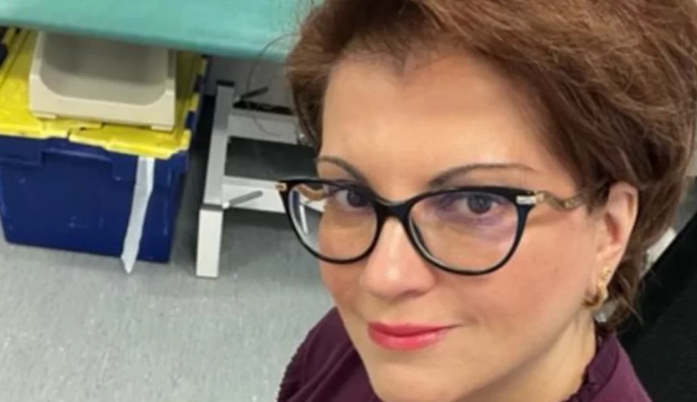 A generic square placeholder image with rounded corners in a figure.