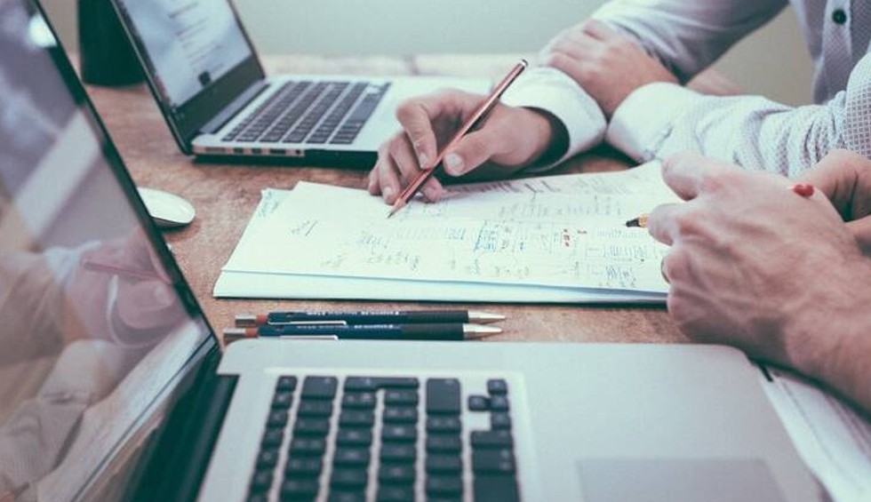 A generic square placeholder image with rounded corners in a figure.