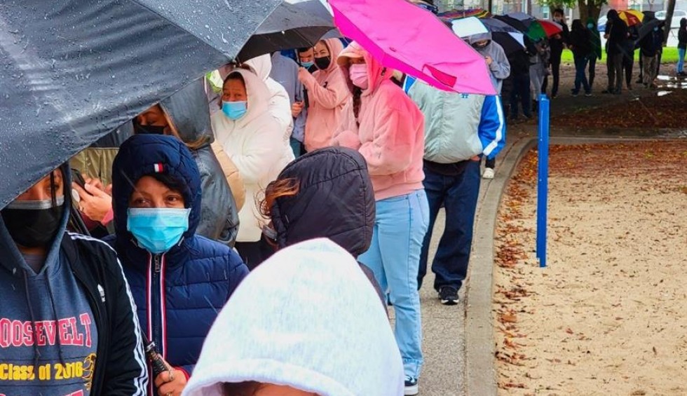 A generic square placeholder image with rounded corners in a figure.