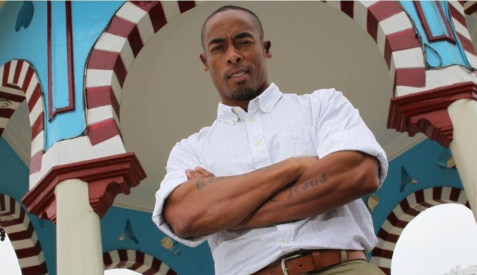 A generic square placeholder image with rounded corners in a figure.