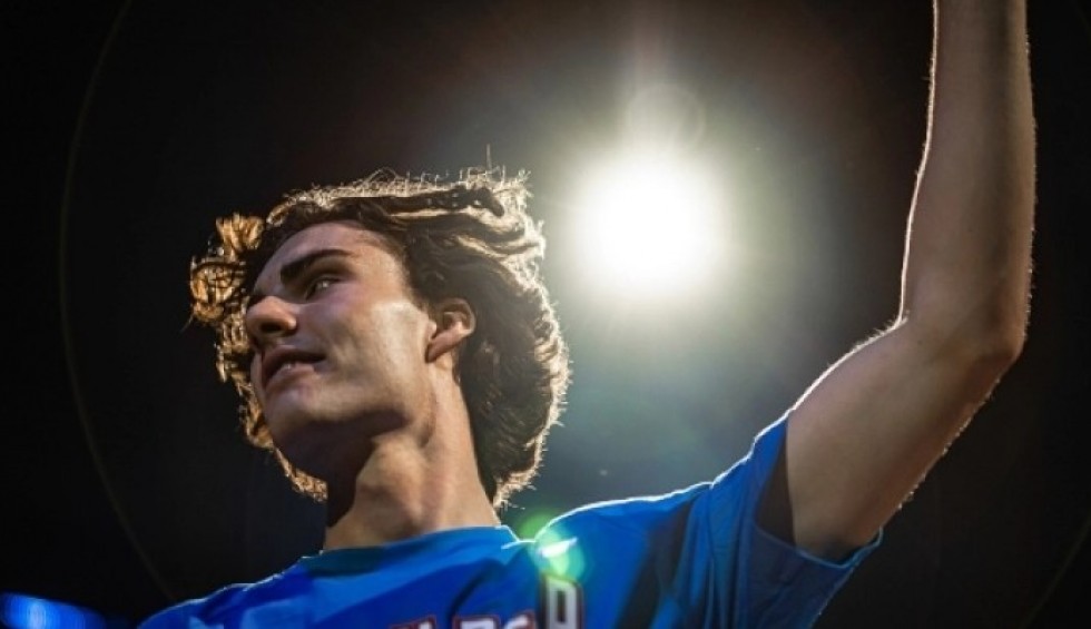 A generic square placeholder image with rounded corners in a figure.