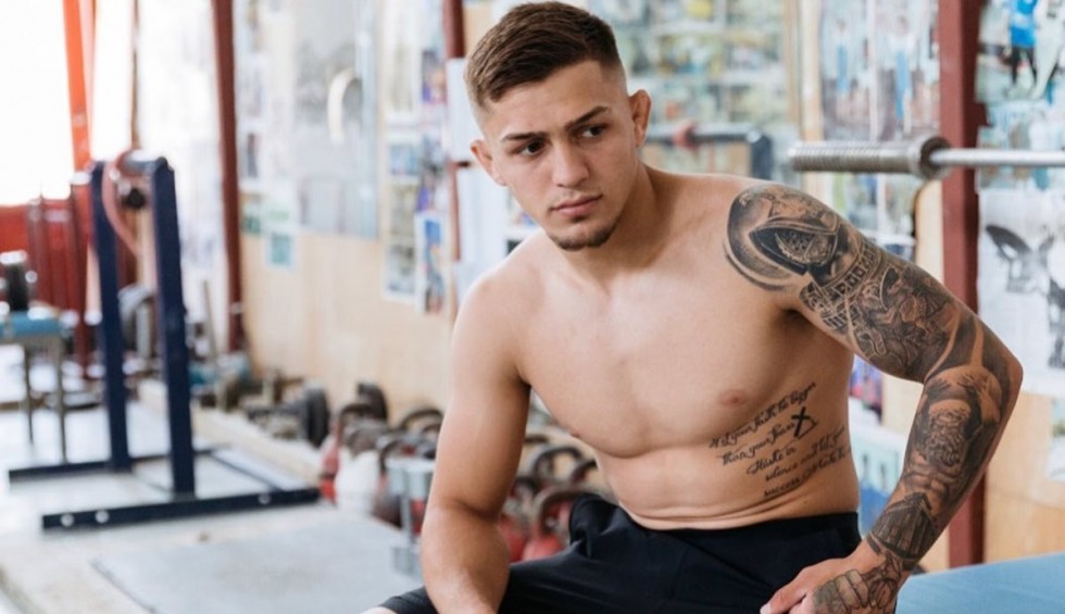 A generic square placeholder image with rounded corners in a figure.