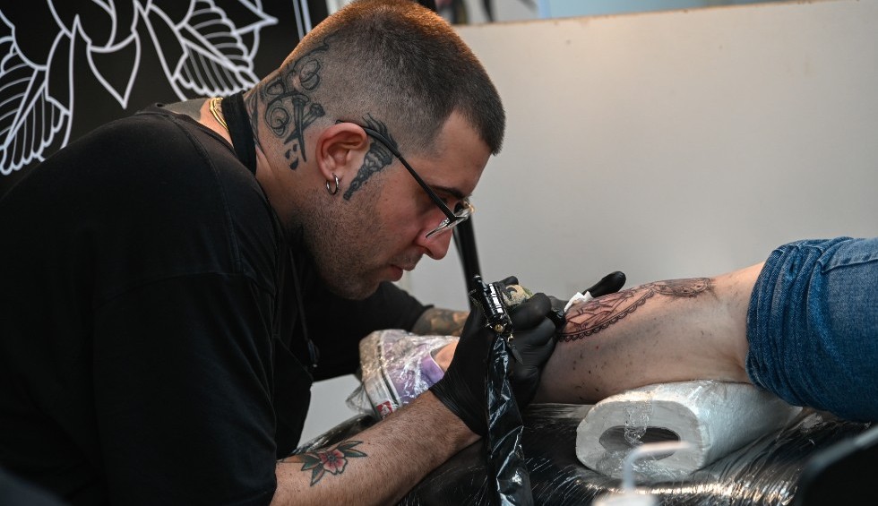 A generic square placeholder image with rounded corners in a figure.