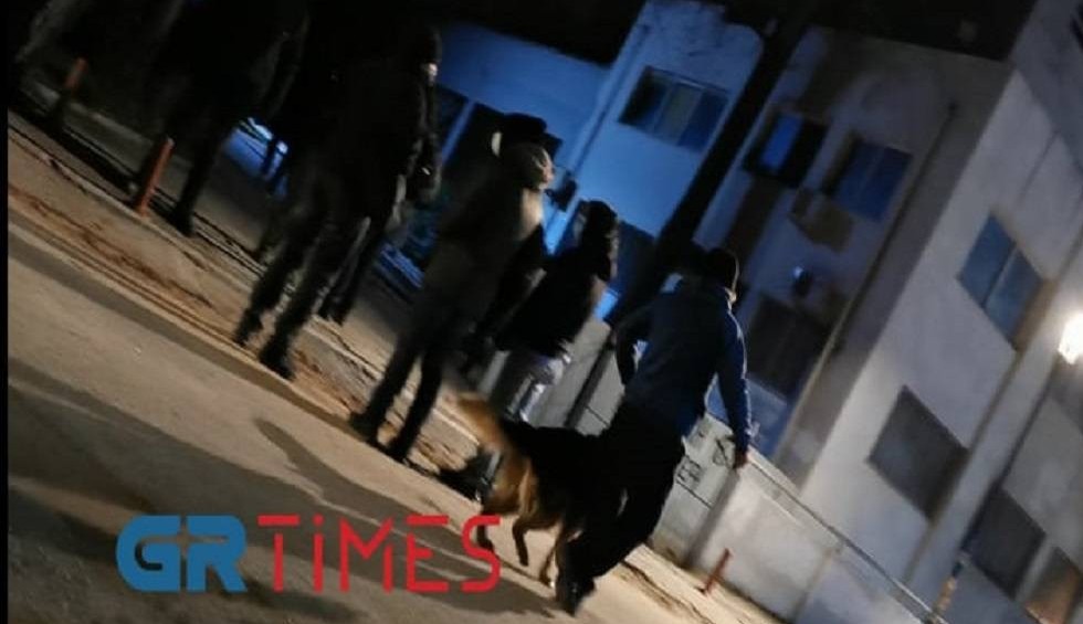 A generic square placeholder image with rounded corners in a figure.