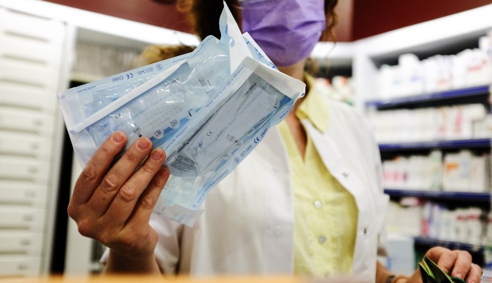 A generic square placeholder image with rounded corners in a figure.