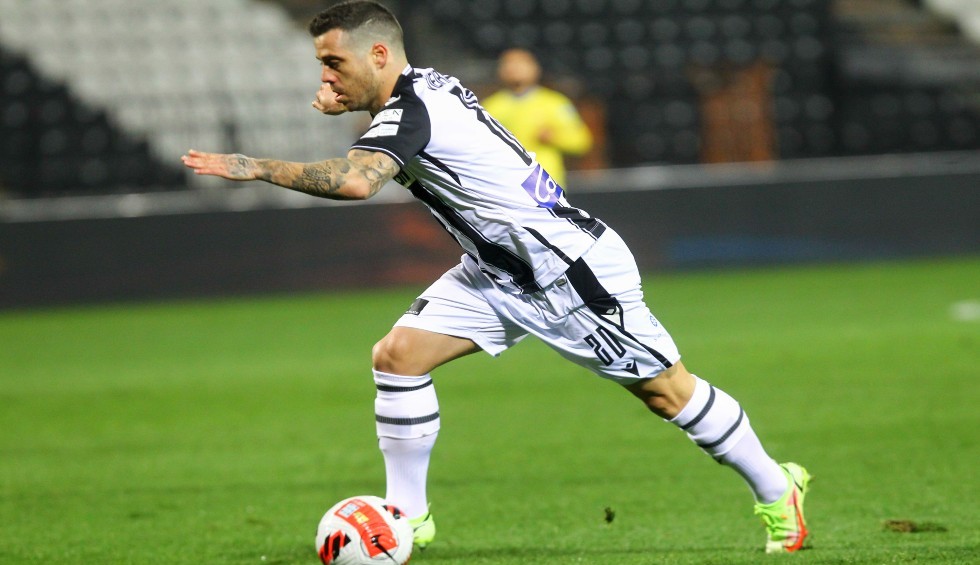 A generic square placeholder image with rounded corners in a figure.