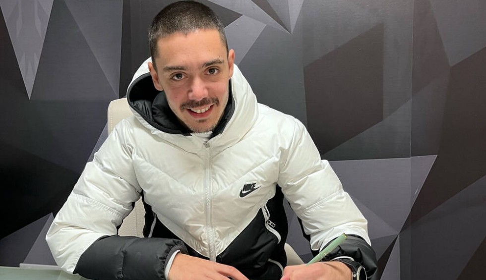 A generic square placeholder image with rounded corners in a figure.