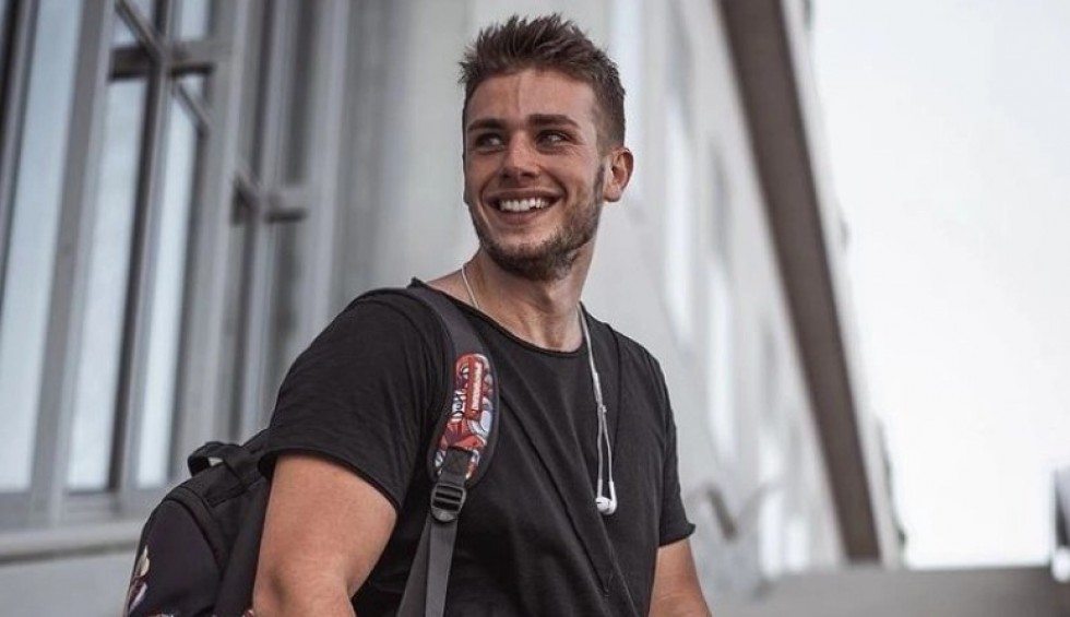 A generic square placeholder image with rounded corners in a figure.