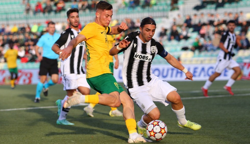 A generic square placeholder image with rounded corners in a figure.