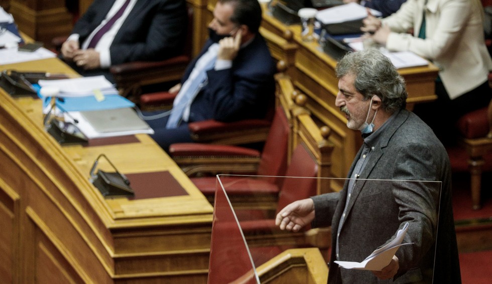 A generic square placeholder image with rounded corners in a figure.