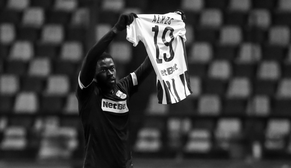 A generic square placeholder image with rounded corners in a figure.