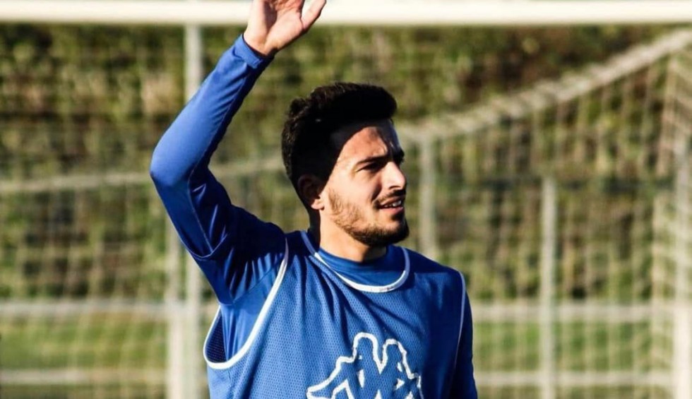 A generic square placeholder image with rounded corners in a figure.