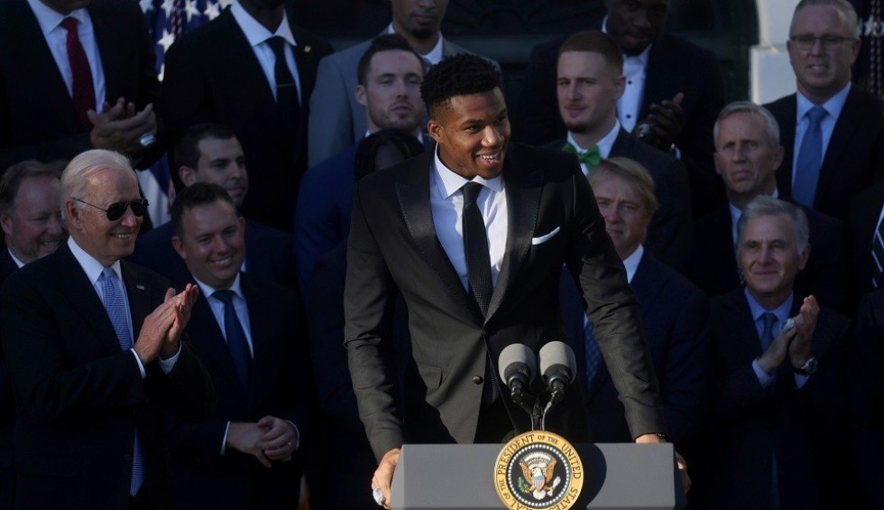 A generic square placeholder image with rounded corners in a figure.