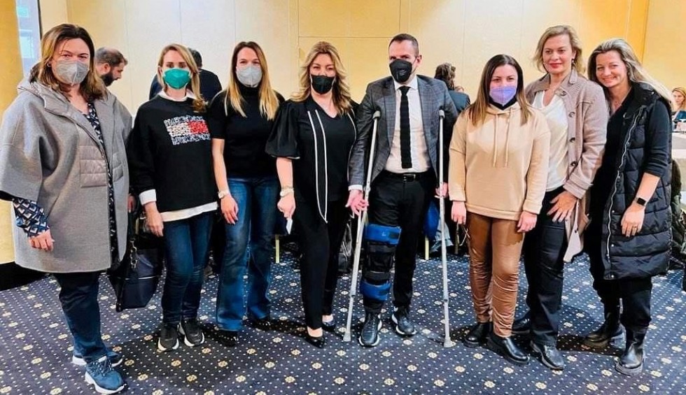 A generic square placeholder image with rounded corners in a figure.