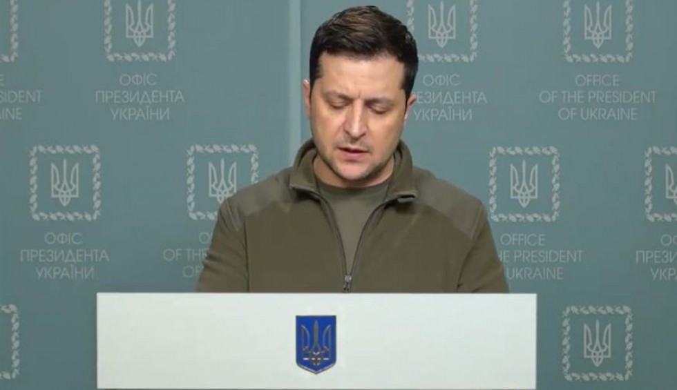 A generic square placeholder image with rounded corners in a figure.