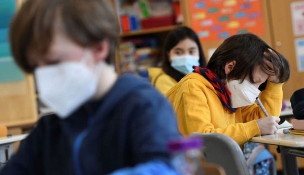 A generic square placeholder image with rounded corners in a figure.