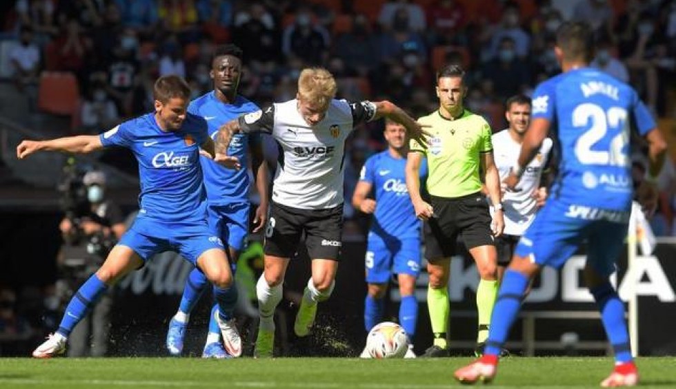 A generic square placeholder image with rounded corners in a figure.