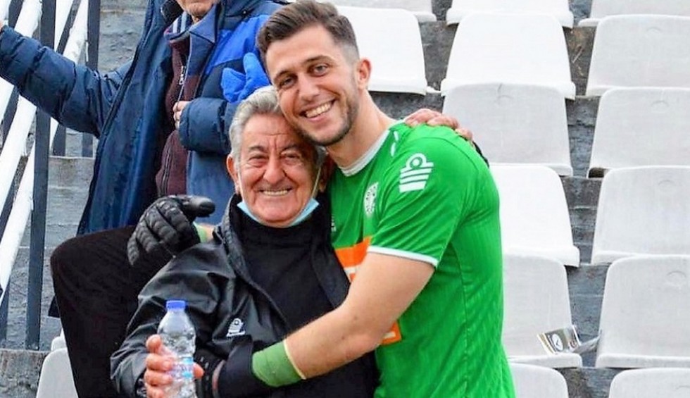 A generic square placeholder image with rounded corners in a figure.