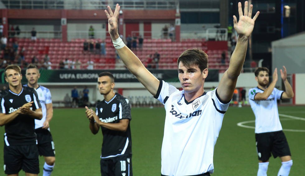 A generic square placeholder image with rounded corners in a figure.