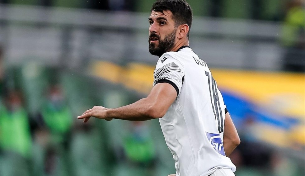 A generic square placeholder image with rounded corners in a figure.