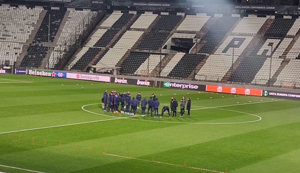 A generic square placeholder image with rounded corners in a figure.