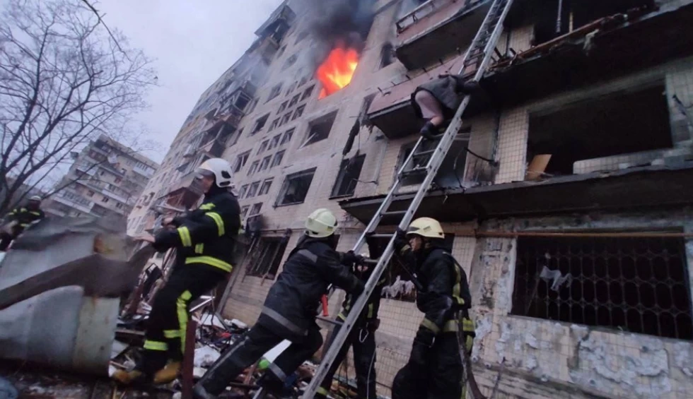 A generic square placeholder image with rounded corners in a figure.