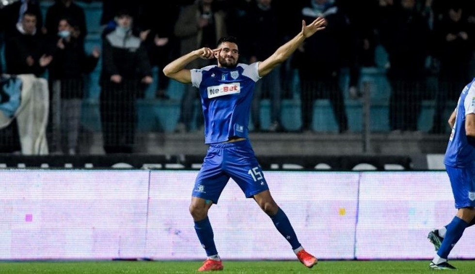 A generic square placeholder image with rounded corners in a figure.