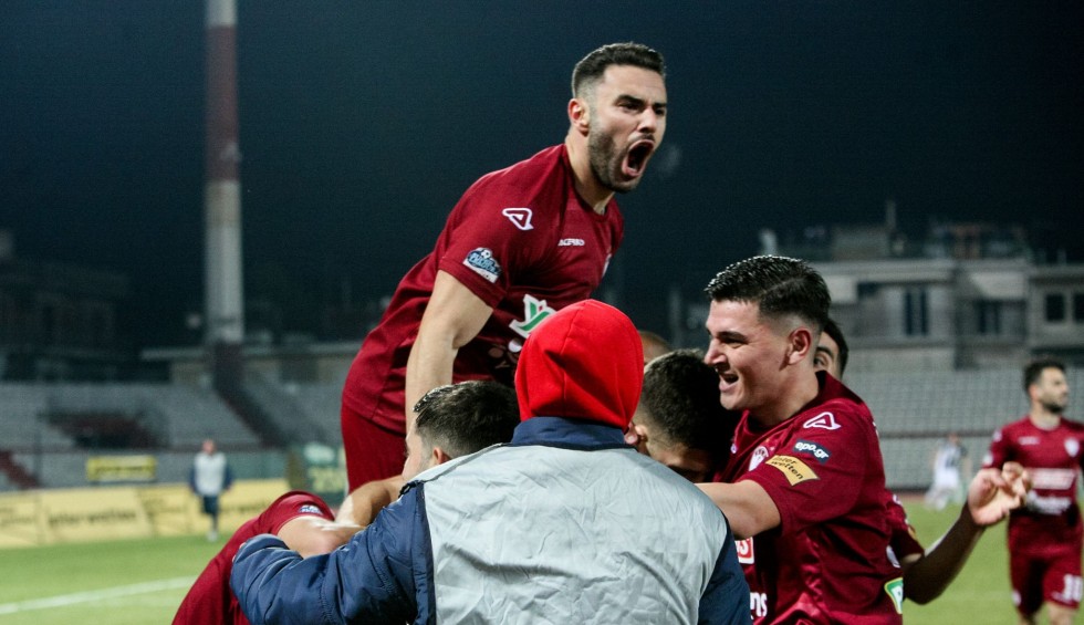 A generic square placeholder image with rounded corners in a figure.