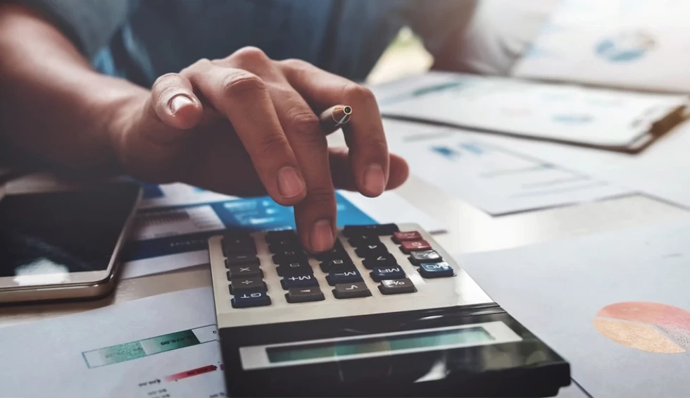 A generic square placeholder image with rounded corners in a figure.