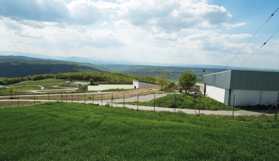 A generic square placeholder image with rounded corners in a figure.