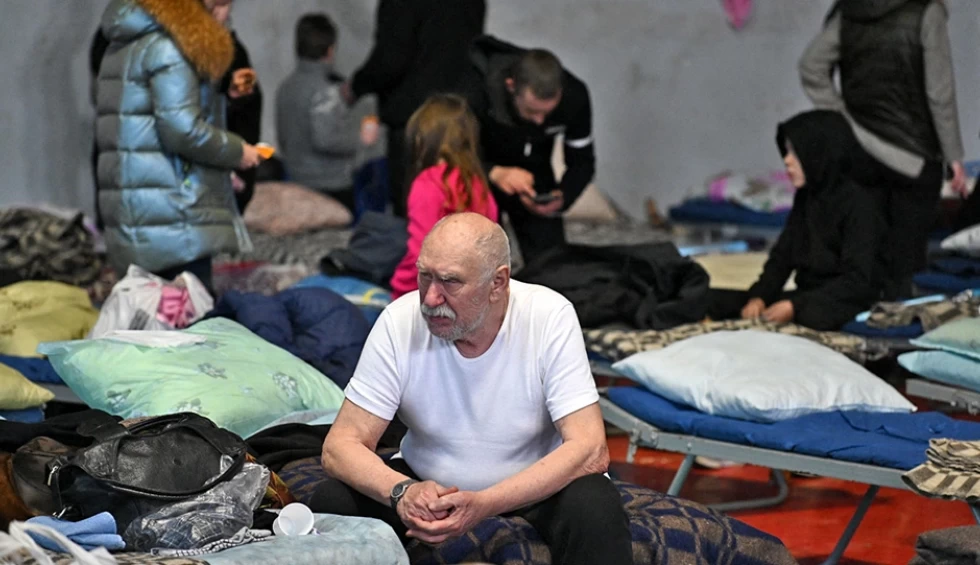 A generic square placeholder image with rounded corners in a figure.