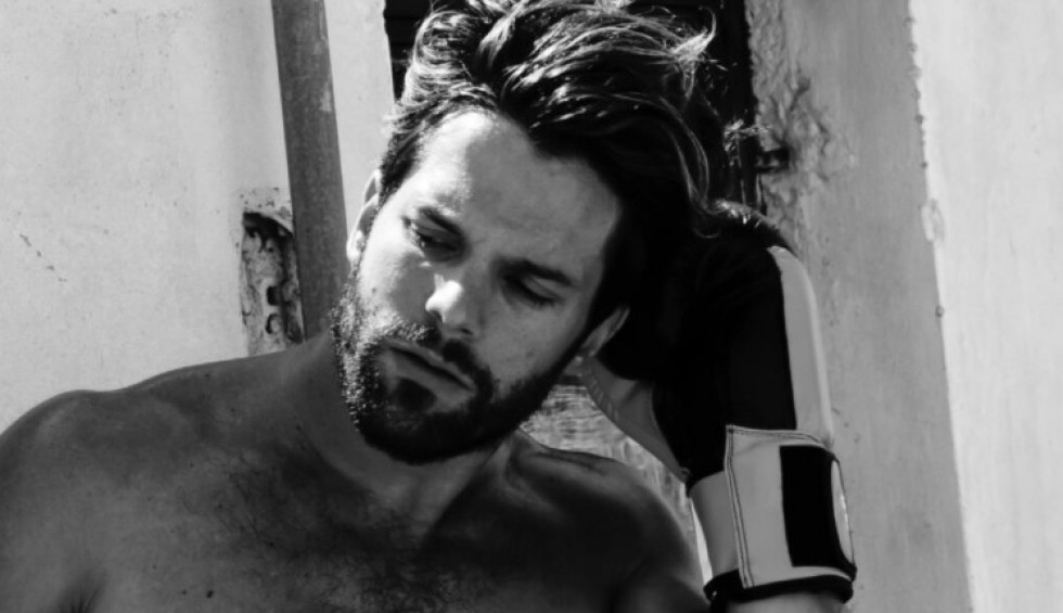 A generic square placeholder image with rounded corners in a figure.