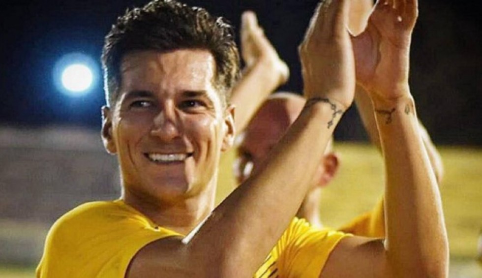 A generic square placeholder image with rounded corners in a figure.