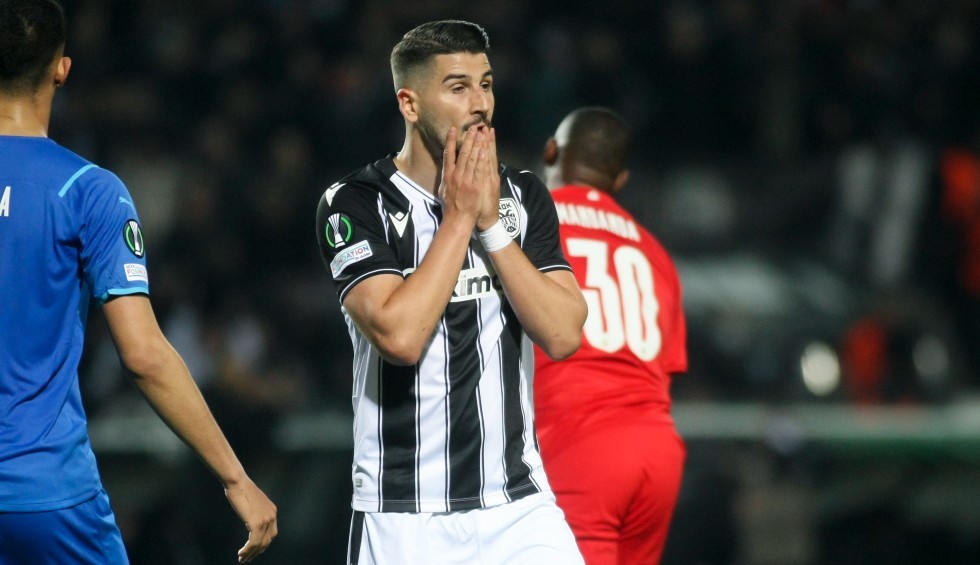 A generic square placeholder image with rounded corners in a figure.