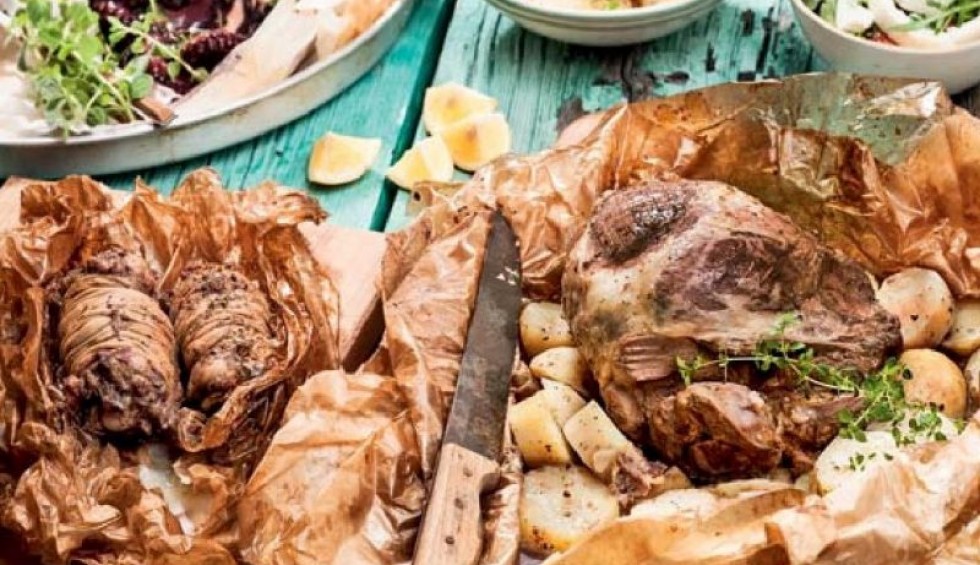 A generic square placeholder image with rounded corners in a figure.