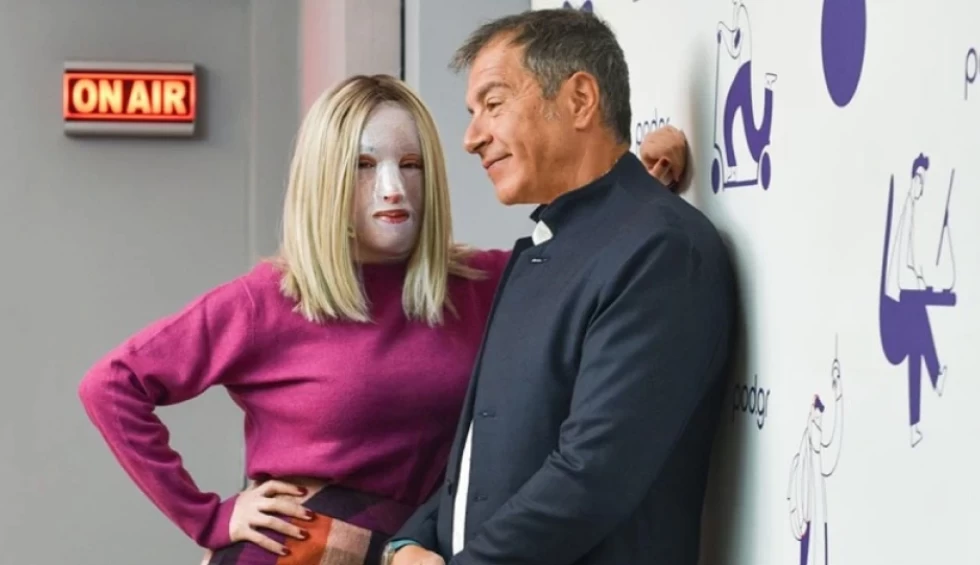 A generic square placeholder image with rounded corners in a figure.