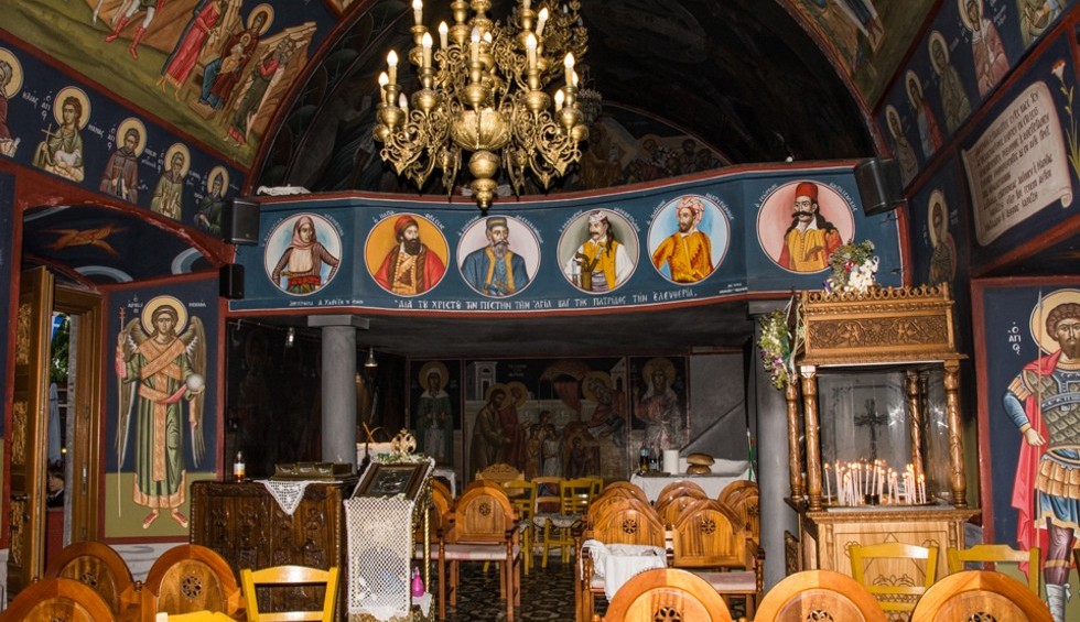 A generic square placeholder image with rounded corners in a figure.