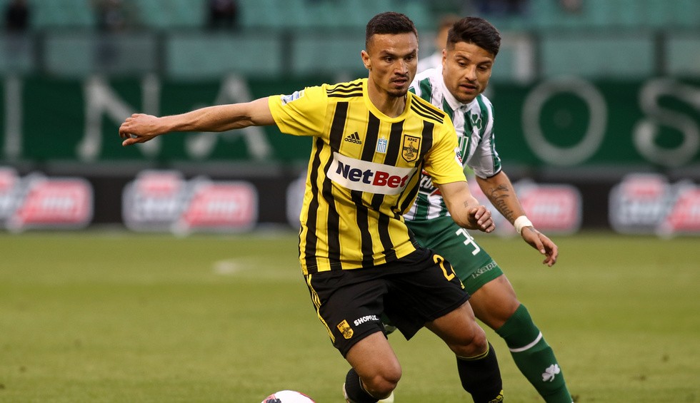 A generic square placeholder image with rounded corners in a figure.