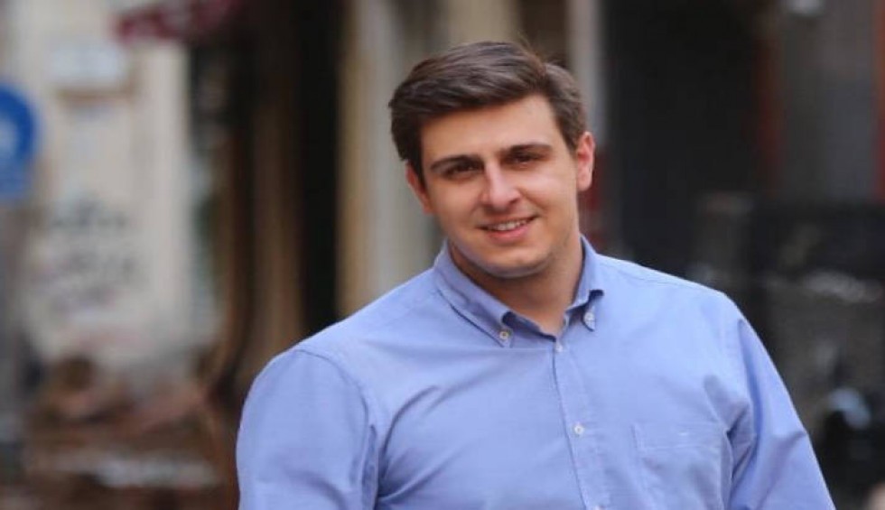 A generic square placeholder image with rounded corners in a figure.