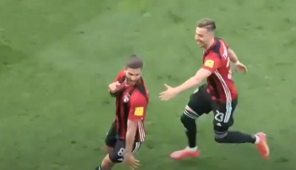 A generic square placeholder image with rounded corners in a figure.