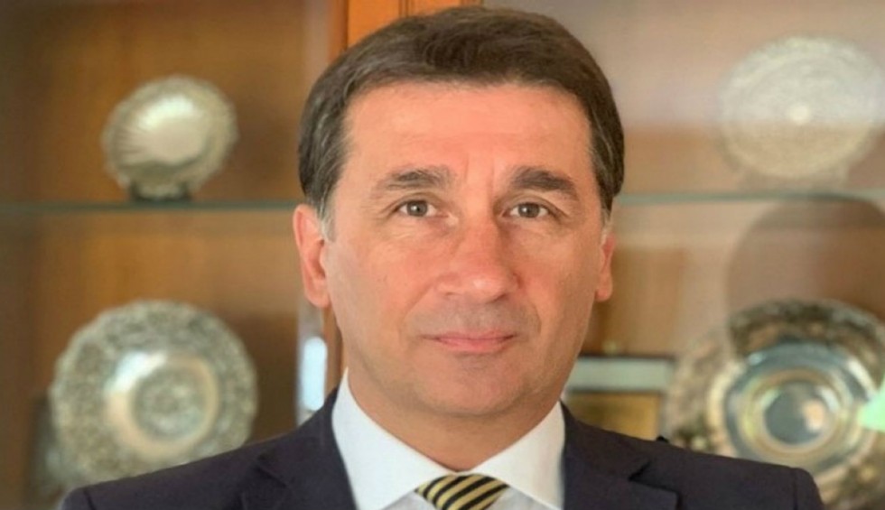 A generic square placeholder image with rounded corners in a figure.