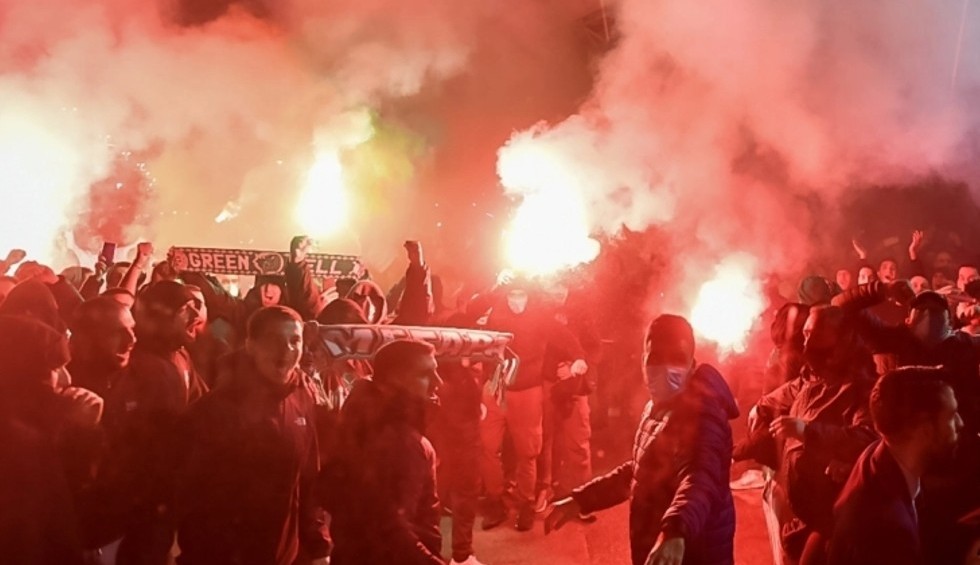 A generic square placeholder image with rounded corners in a figure.